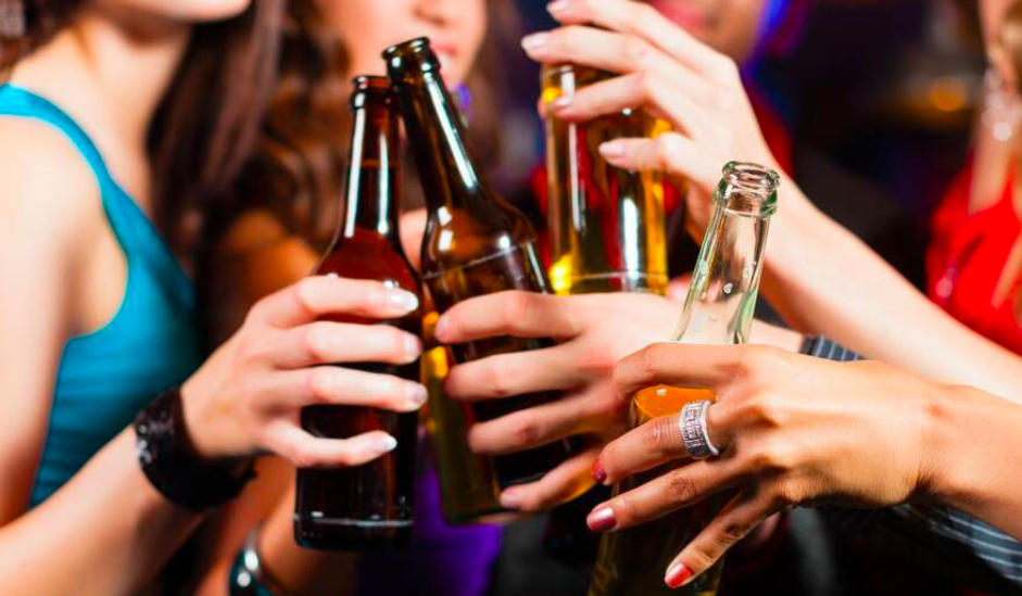 Estudos indicam que meninas estão bebendo mais álcool que meninos